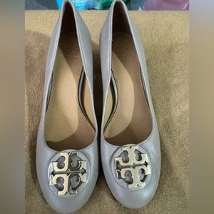 Tory Burch leather flats with heel size 6.5